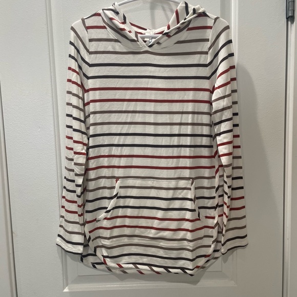 NEW… MARKET & SPRUCE Milania French Terry Curved Hem Hoodie - Picture 4 of 5